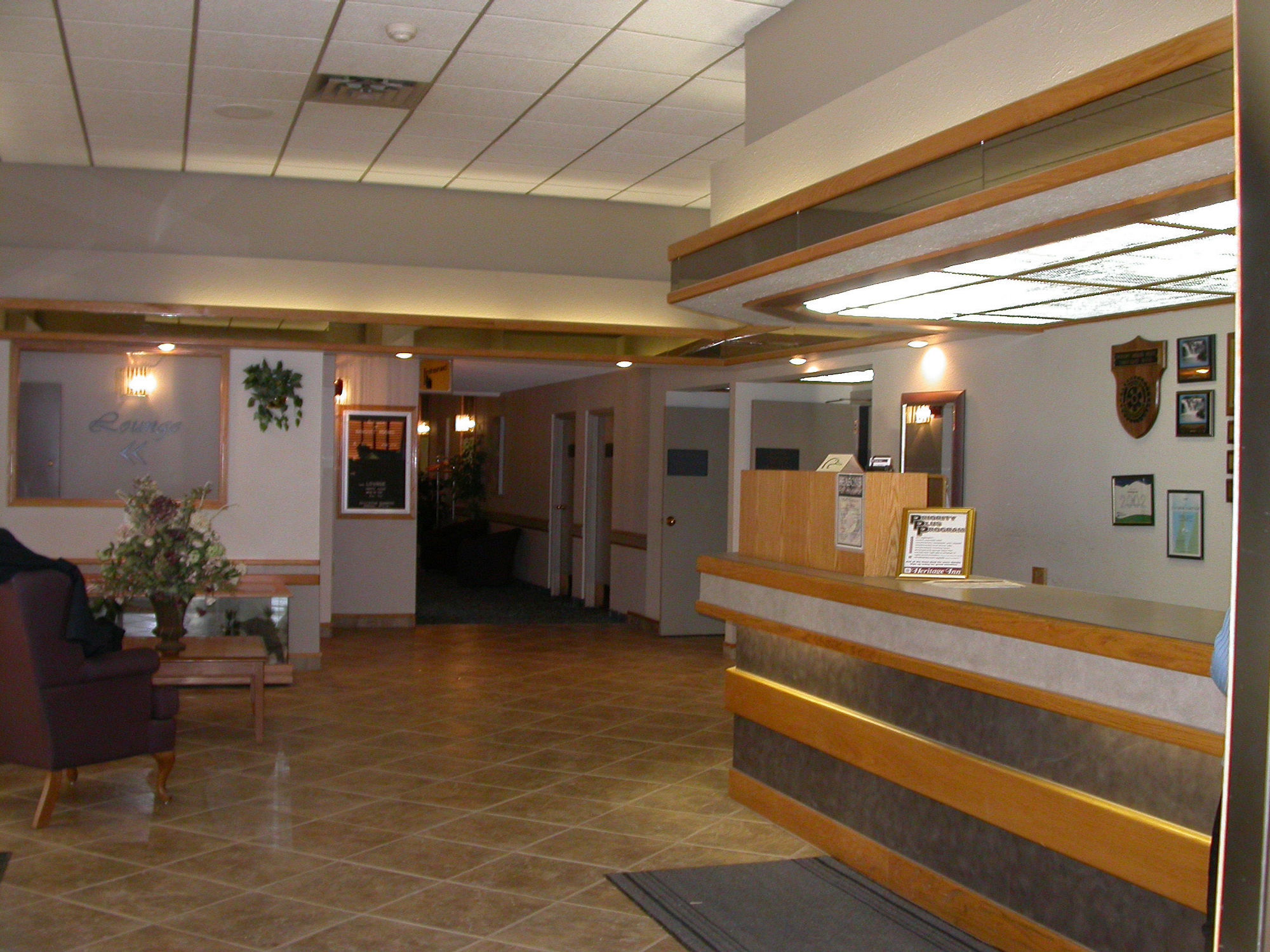 Heritage Inn Hotel & Convention Centre - Pincher Creek Interior photo